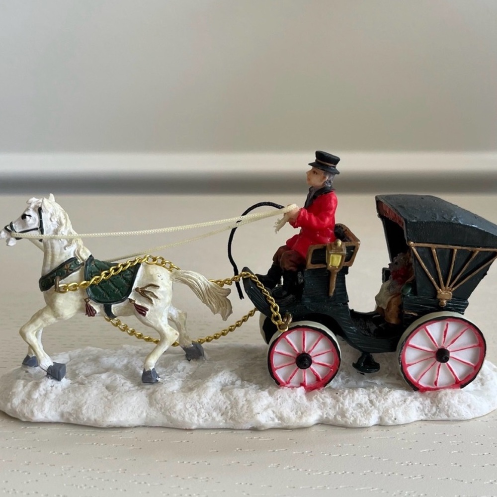 ✨ Vintage Horse-Drawn Carriage Christmas Village Figurine ✨
